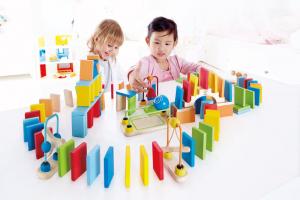 Domino di legno Hape toys